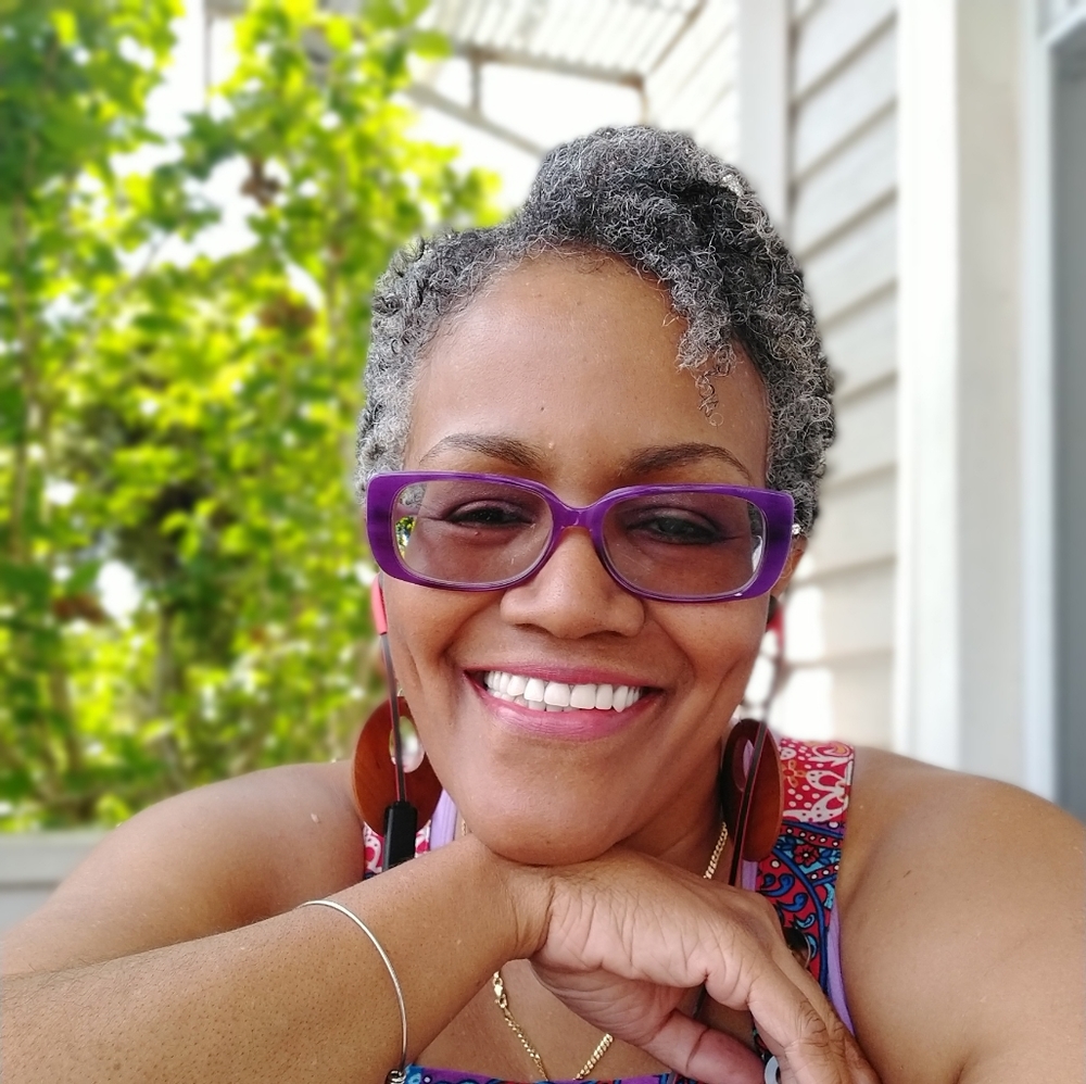 Meet your Posher, Cynthia